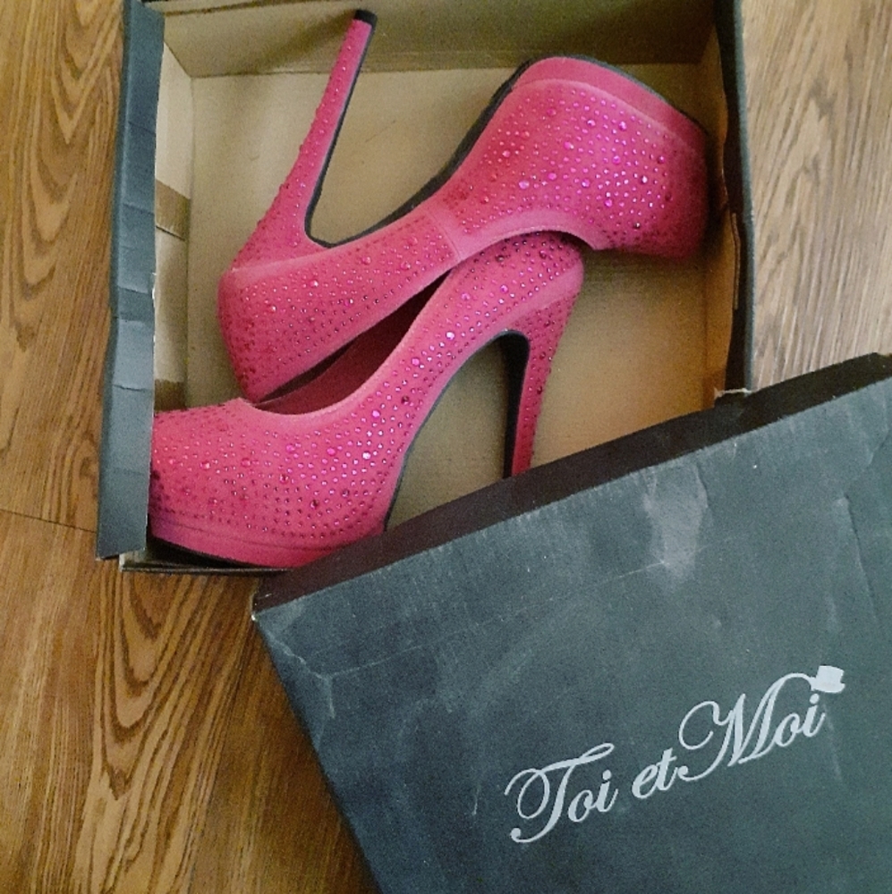 Stilettos - Picture 4 of 6